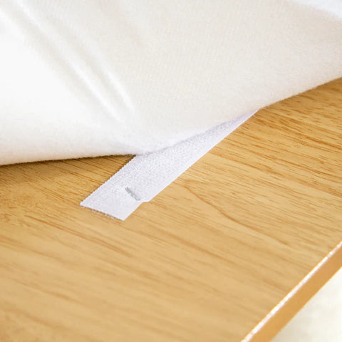 Rootz Scratching Post - Cat House With 2 Floors - Seating Platforms - Play Ball - White + Wood - 60 x 48 x 133 cm