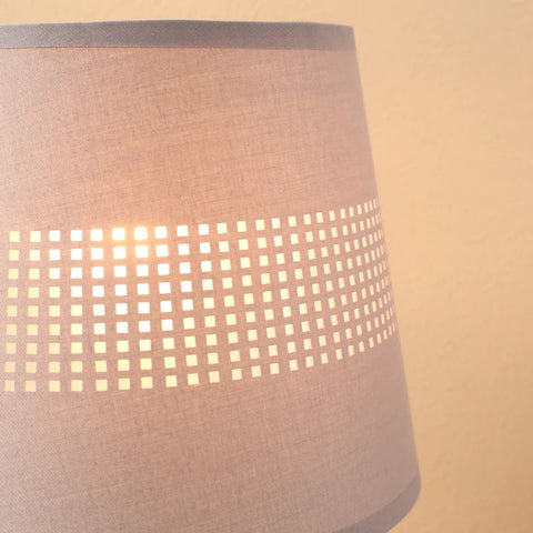 Rootz Tischlampe - Nachttischlampe - Tischlampe mit Stoffschirm - Schreibtischlampe - Moderner Stil - Schlafzimmer - Wohnzimmer - E27-Fassung - Acrylmetall - Grau - Ø24 x 54H cm