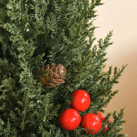 Rootz Christmas Tree - Mini Christmas Tree With Red Berries And Pine Cones - Including Planter - Multicolored - 27 cm x 27 cm x 47 cm