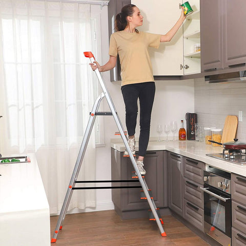 Rootz Trapladder - Trapladder met 6 treden - Opklapbare trapladder - Opstapkruk - Aluminium trapladder - Draagbare trapladder - Multifunctionele trapladder - Heavy-duty trapladder - Metallic grijs + zwart + oranje - 48,5 x 12 x 202 cm (L x B x H) .