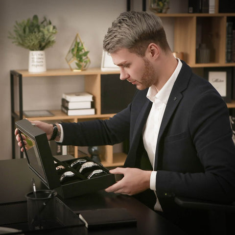 Rootz Horlogedoos - Elegante horlogedoos voor 12 horloges - Horlogeopbergdoos - Luxe horloge-organizer - Reishorlogekast - Horlogedoos met meerdere sleuven - MDF-platen - Zwart - 30 x 21 x 8,5 cm (L x B x H)