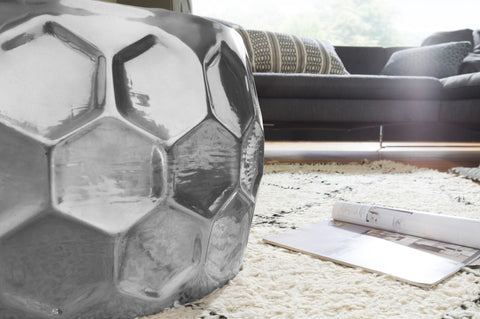 Runder Couchtisch von Rootz – Aluminium Oriental Silber – Serviertisch aus gehämmertem Metall – Wohnzimmertisch im modernen Design – Indischer Telefontisch – 60 x 36 x 60 cm 