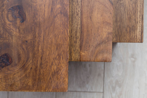 Rootz Beistelltische – 3 Designs – Sheesham mit Metallbeinen – Set mit 3 Satztischen aus gemischten Materialien – Akzenttische aus Massivholz 