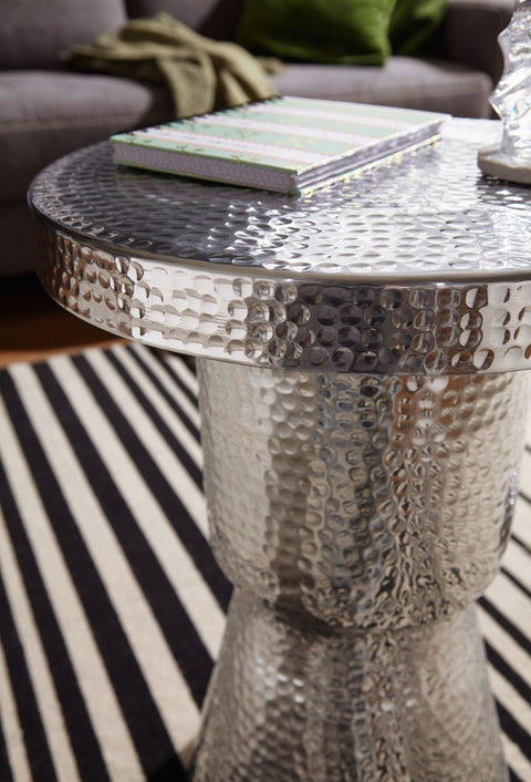 Rootz Side Table -  Silver Aluminum Design - Oriental Round Decoration Table - Modern Metal Designer Filing Table - Small Table - Small Hammered Accent Table - 43x59x43cm