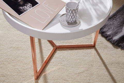 Rootz Couchtisch – Weiß-Kupfer – Modernes Retro-Design – runder Metalltisch mit Holzplatte – 58,5 x 42 x 58,5 cm