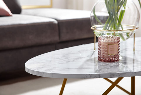 Rootz Couchtisch in weißer Marmoroptik – Wohnzimmertisch mit Metallrahmen – ovaler Loungetisch – 120 x 40 x 60 cm 