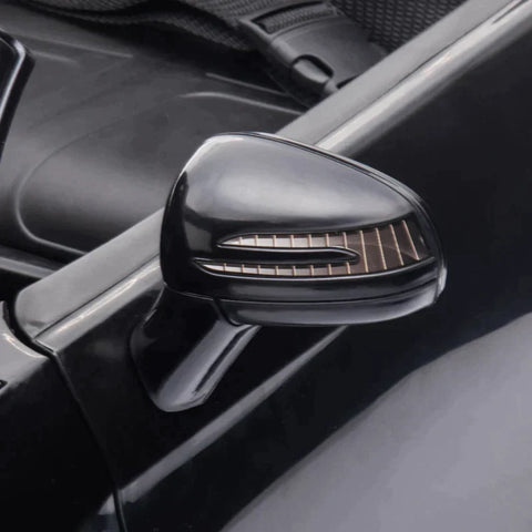 Rootz Elektroauto – Kinder-Elektroauto mit LED-Scheinwerfern – Sicherheitsgurt – Hupe – Musik – 3–5 km/h – Schwarz – 107 x 62,5 x 44 cm